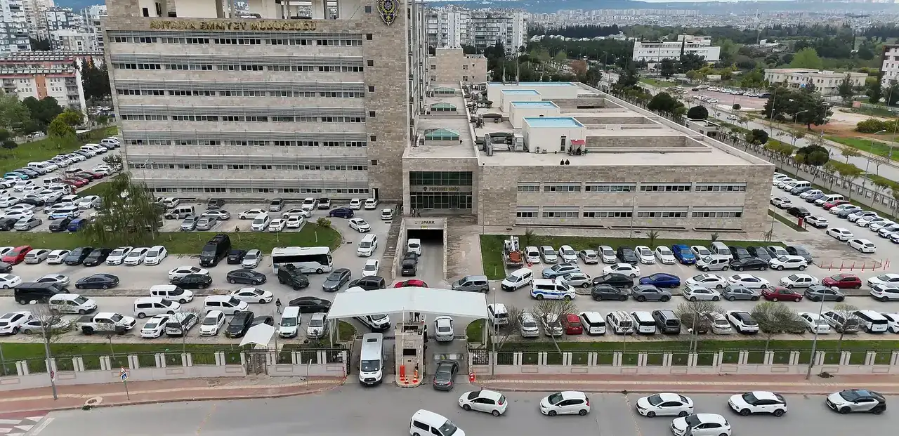 Antalya Emniyet Müdürü Zaimoğlu Bizzat Yönetti 1